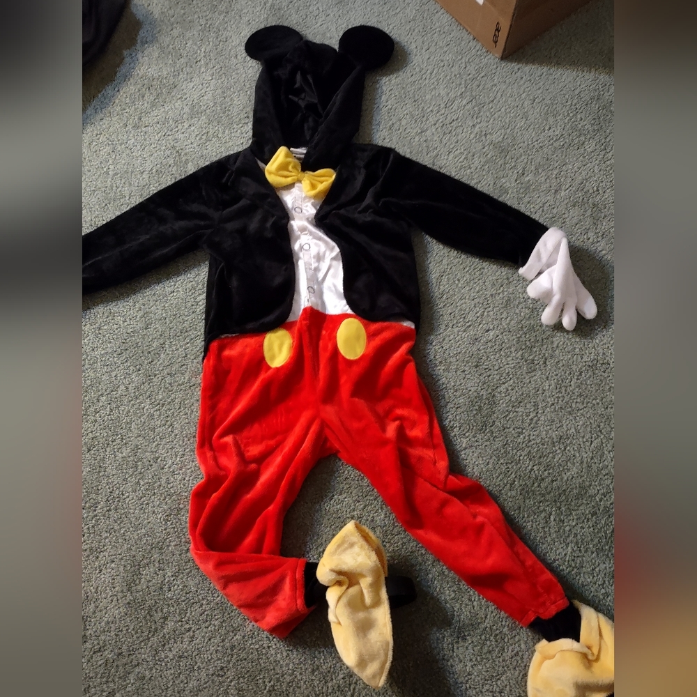 Disney Micky mouse costume size 4/5T